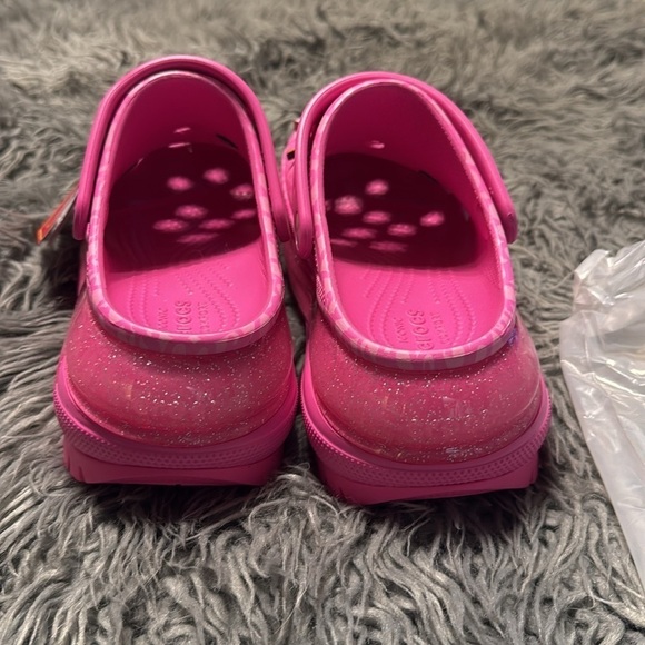 NWT Crocs Barbie The Movie Mega Crush limited edition pink platform clogs size 7 - Picture 4 of 8
